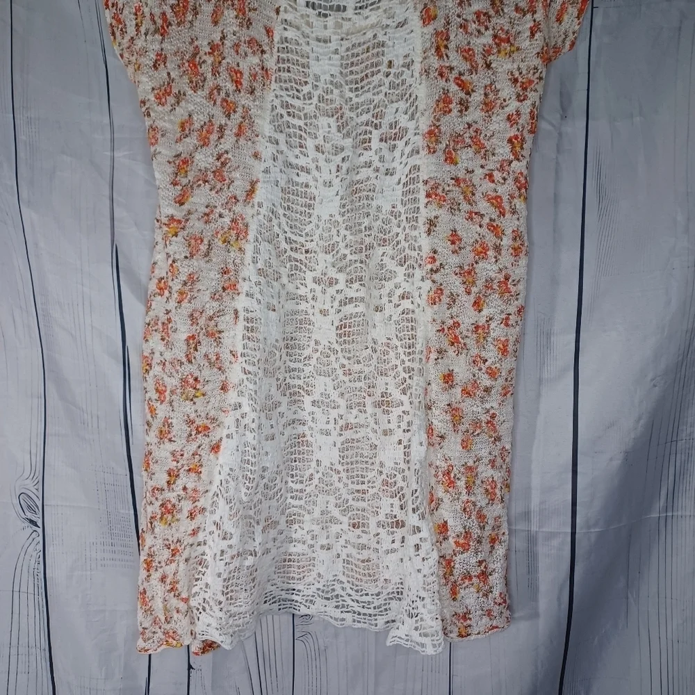 Free people boho ditsy floral White Pink Crochet Lace Hippie Top